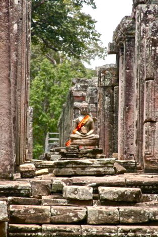 angkor_wat_ruins_siem_reap_cambodia