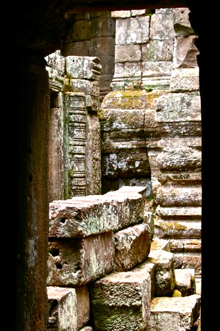 angkor_wat_ruins_siem_reap_cambodia