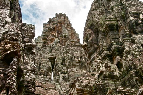 angkor_wat_ruins_siem_reap_cambodia