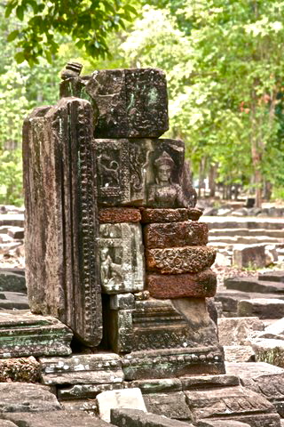 angkor_wat_statue_siem_reap_cambodia