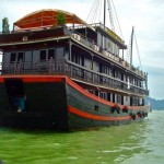 boat_halong_bay_vietnam