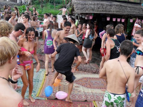 balloon_game_vang_vieng_laos