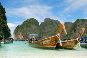 Phi Phi Day Trip vs Overnight Guide